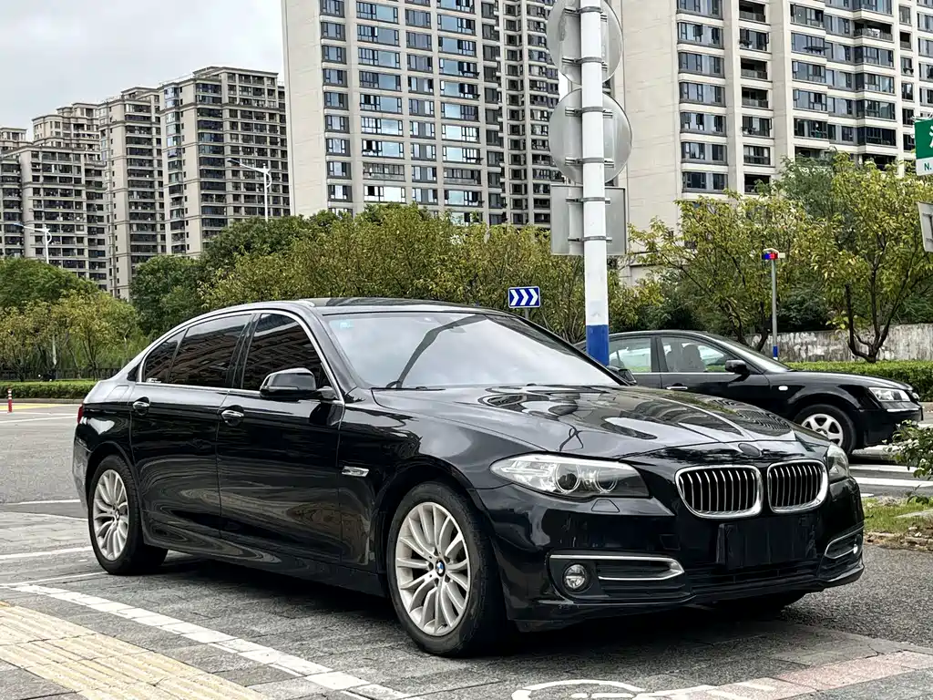 BMW 5 Series — миниатюра 4