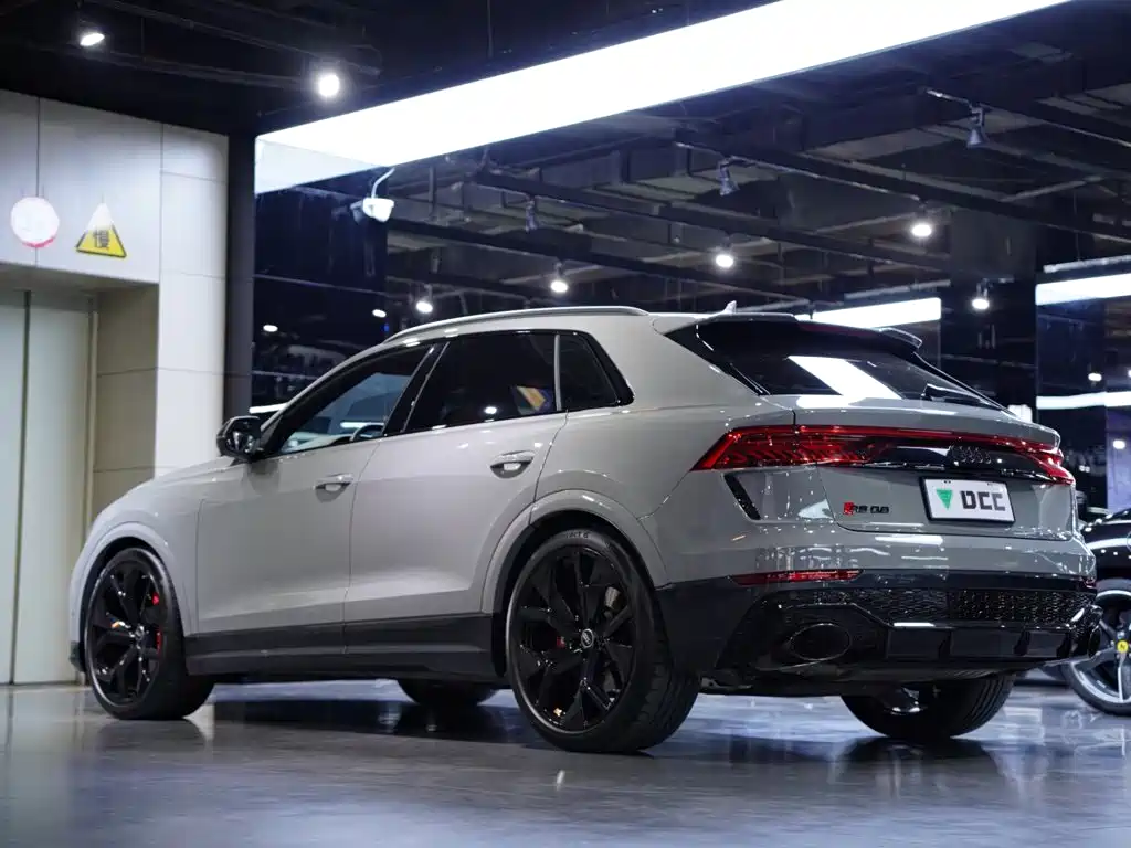 Audi RS Q8 — миниатюра 5