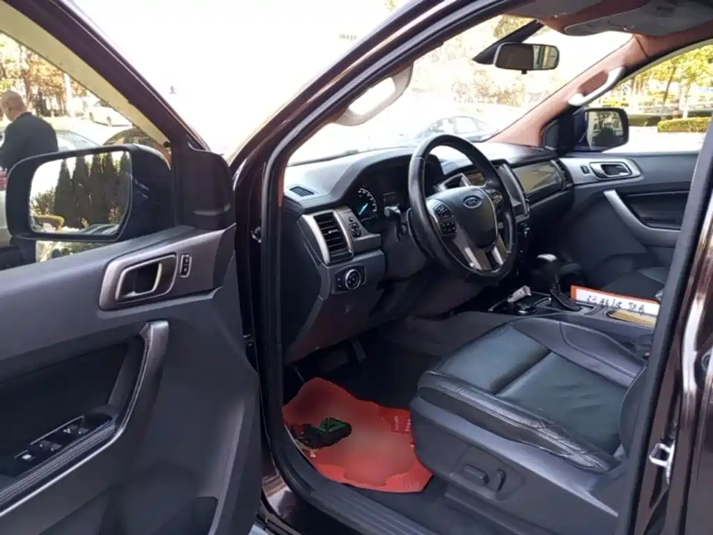 Ford Everest — миниатюра 16