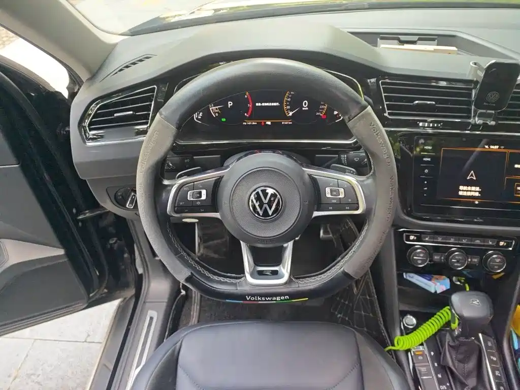 Volkswagen Tiguan L — миниатюра 3