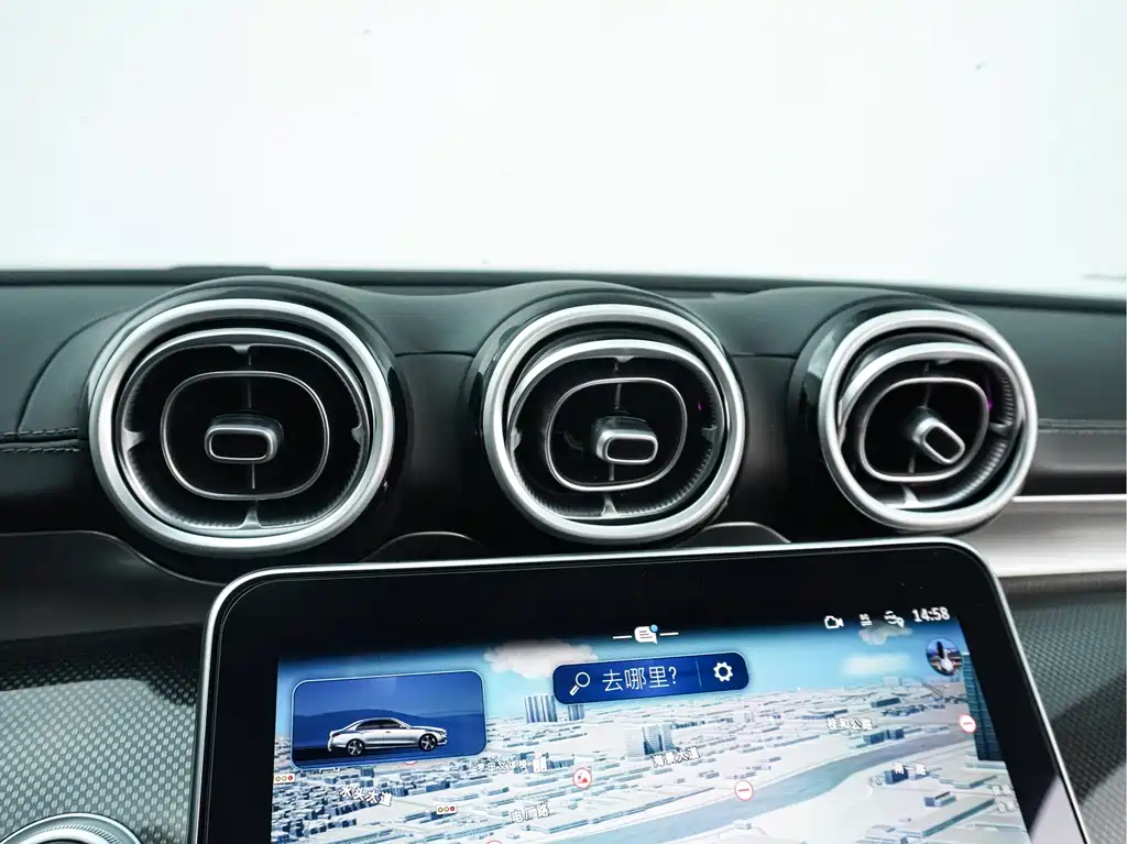 Mercedes-Benz C-Class — миниатюра 16