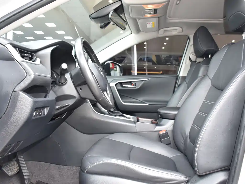 Toyota RAV4 2022 2.0L CVT Plus