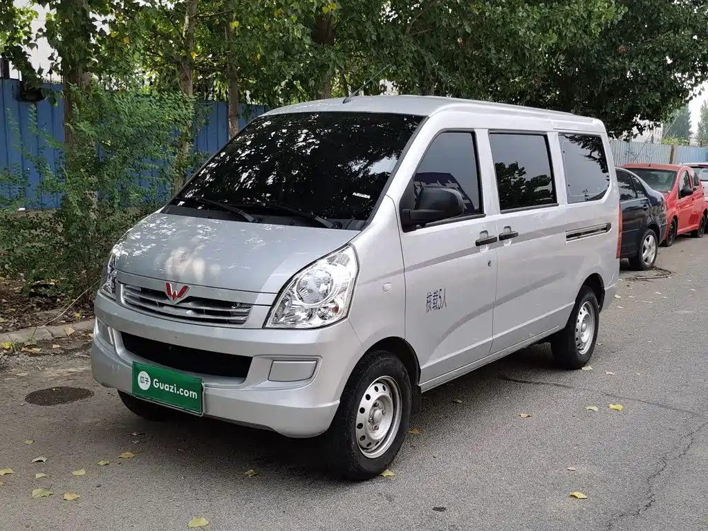 Wuling RongguangS S 2023 1.5L 5/7 мест