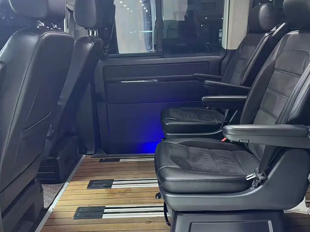 Volkswagen Multivan — миниатюра 4