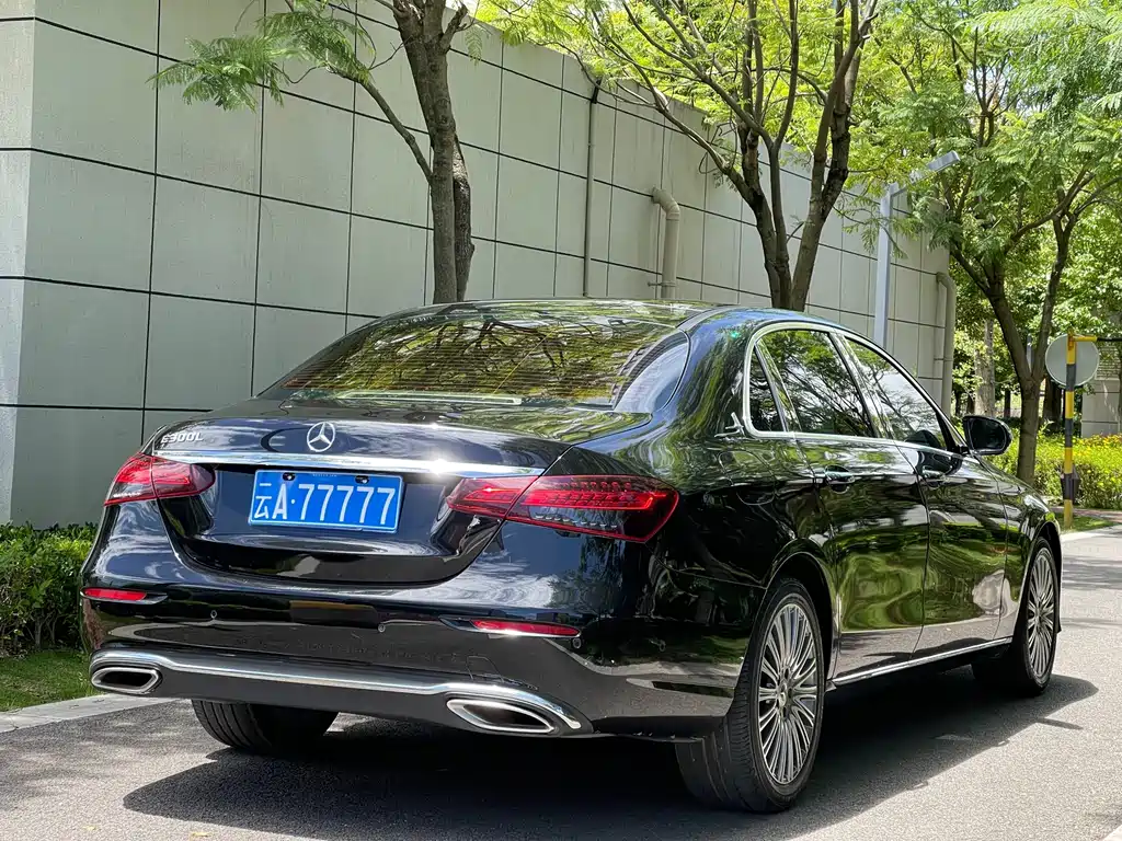 Mercedes-Benz E-Class — миниатюра 3