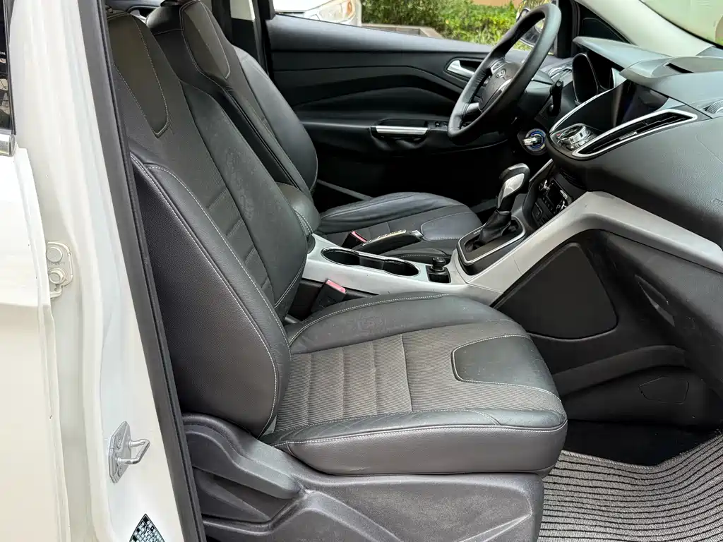 Ford Kuga — миниатюра 8