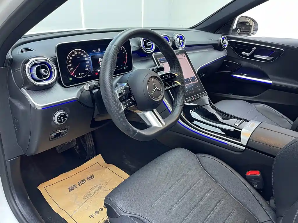 Mercedes-Benz C-Class 2023 — фото 15