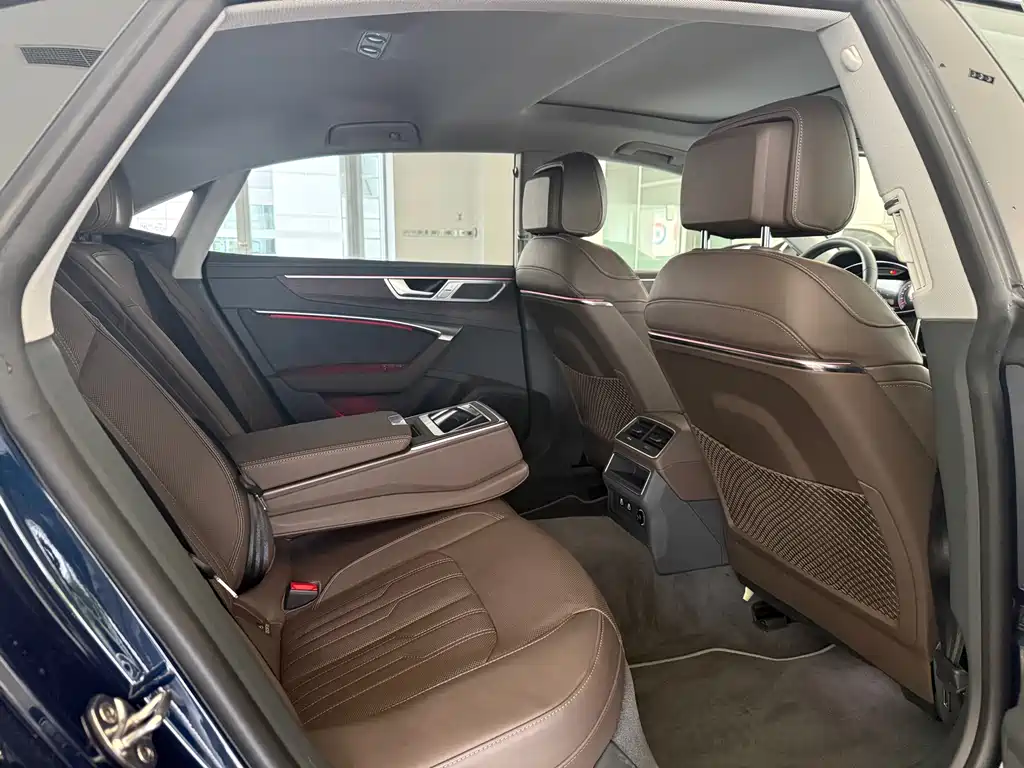 Audi A7L 2022 55 TFSI quattro S-line