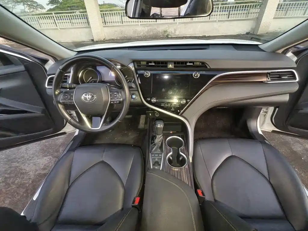 Toyota Camry — миниатюра 13
