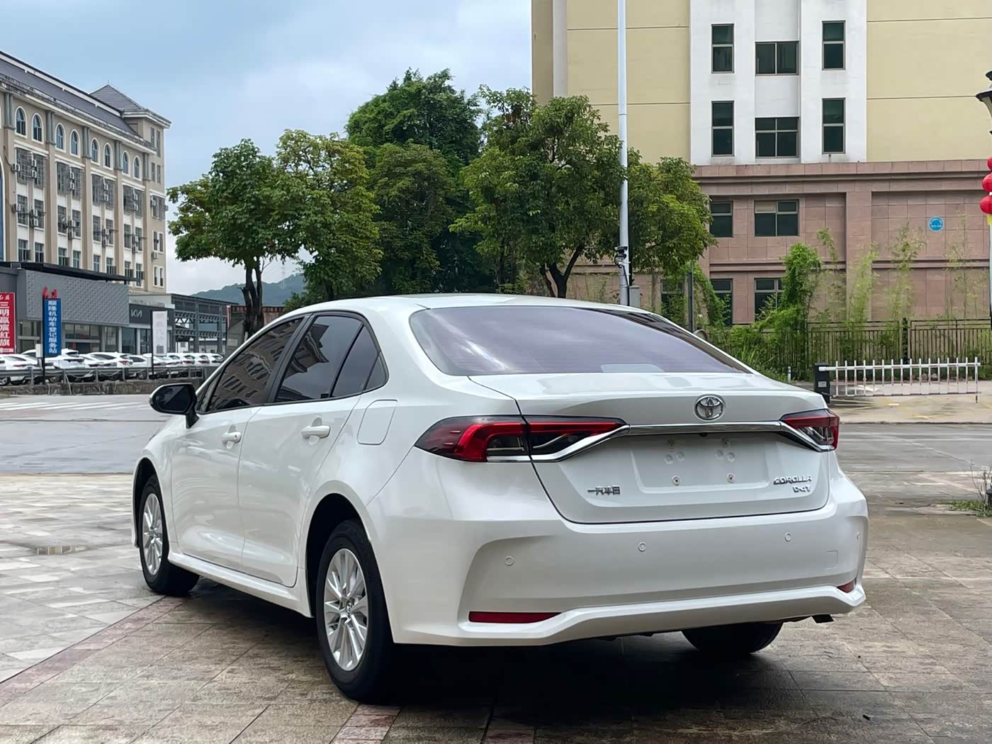 Toyota Corolla 1.2 л 2022 г. Белый, пробег 50000 км