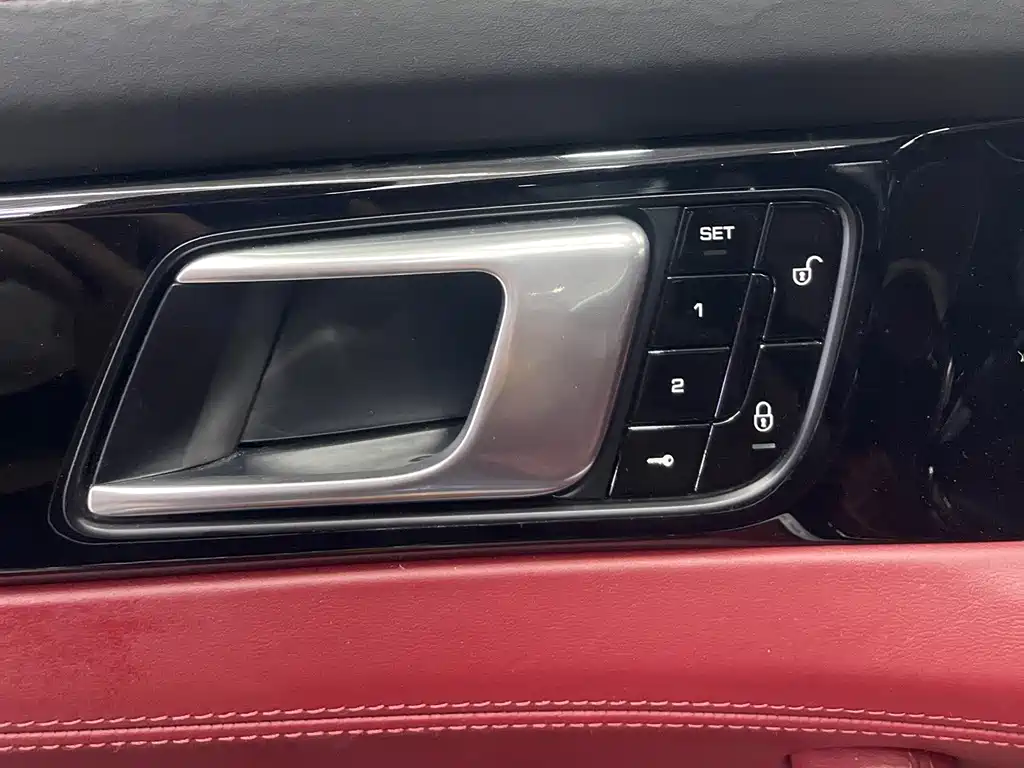 Porsche Panamera — миниатюра 11