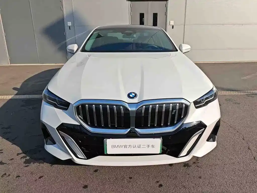BMW i5 — миниатюра 2