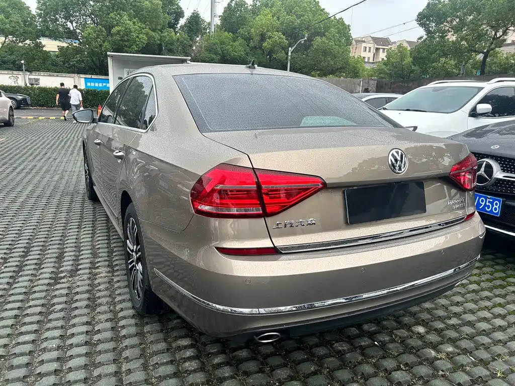 Volkswagen Passat 2017 330TSI DSG
