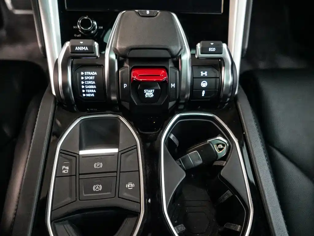 Lamborghini Urus - фото 14