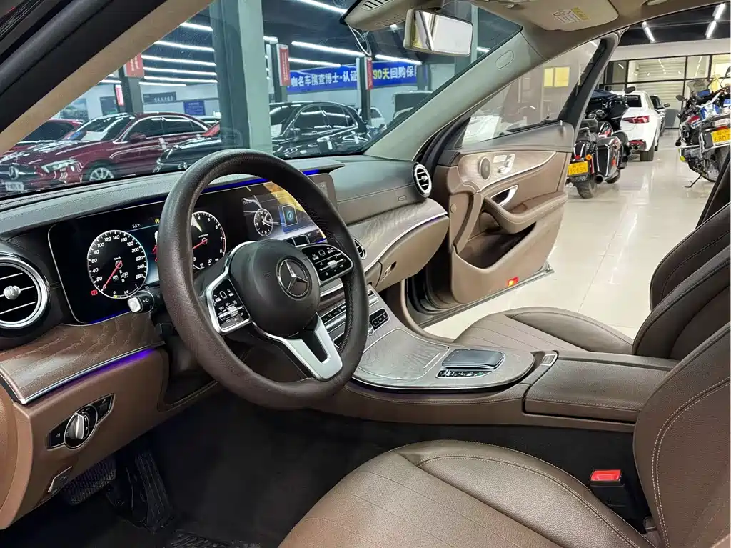 MERCEDES-BENZ E CLASS