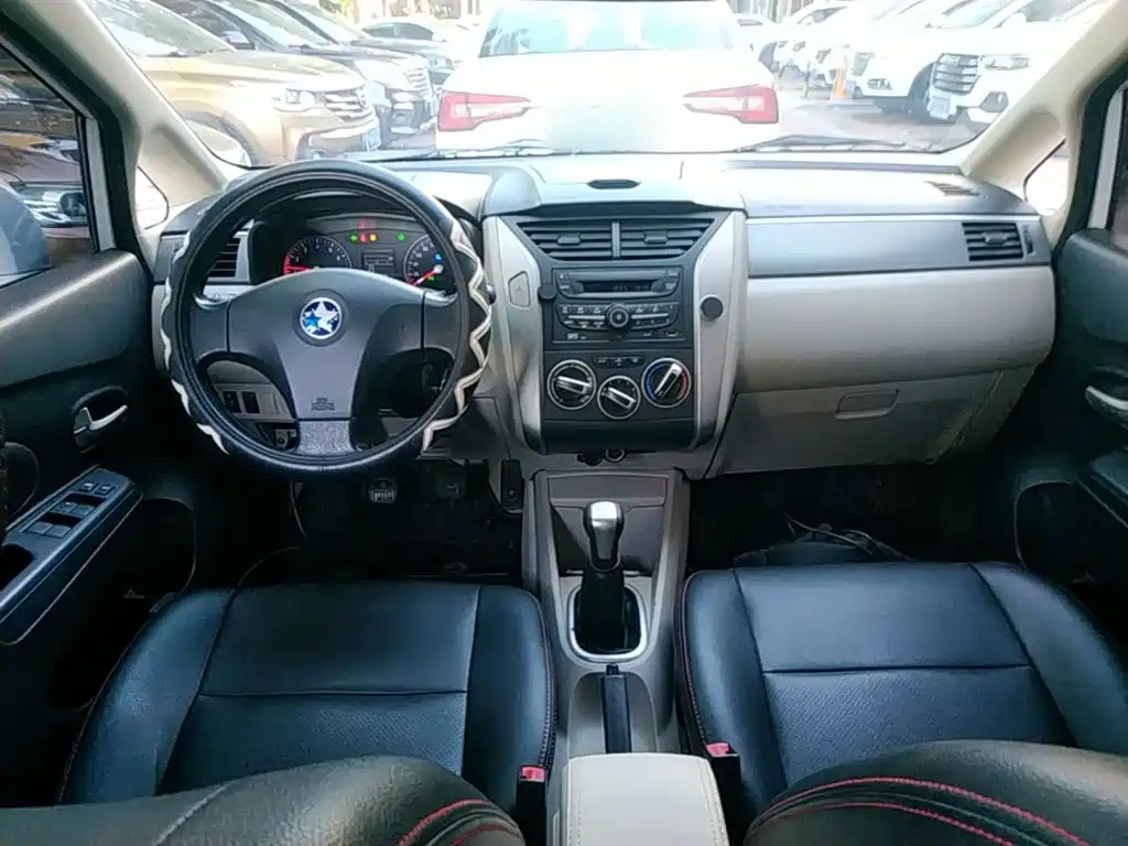 Venucia R50 — миниатюра 10