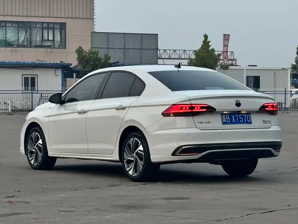Volkswagen Bora — миниатюра 4