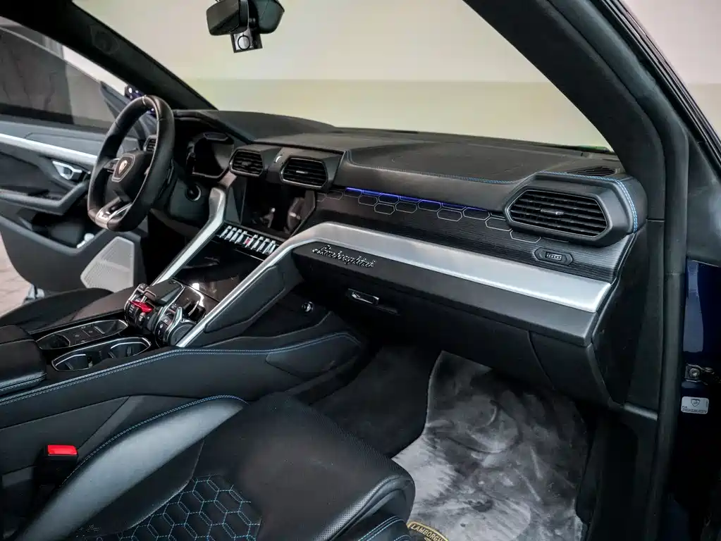 Lamborghini Urus - фото 8