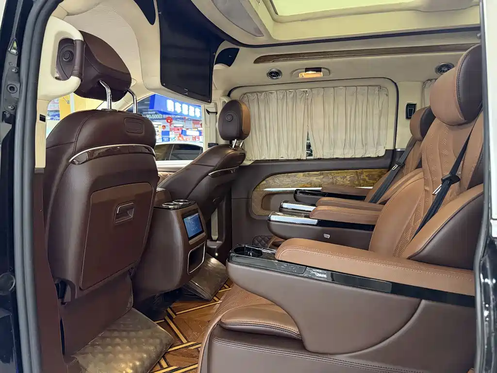 Mercedes-Benz V-Class V 2018 V 260 L Luxury Long Wheelbase VI