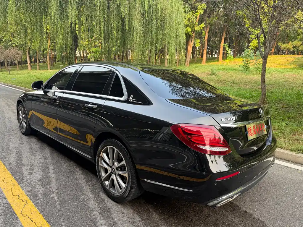 Mercedes-Benz E-Class — миниатюра 15