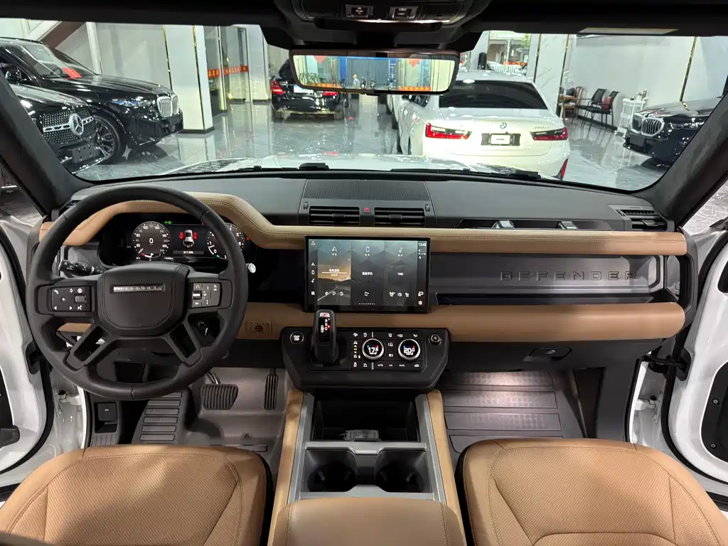 Land Rover Defender — миниатюра 7