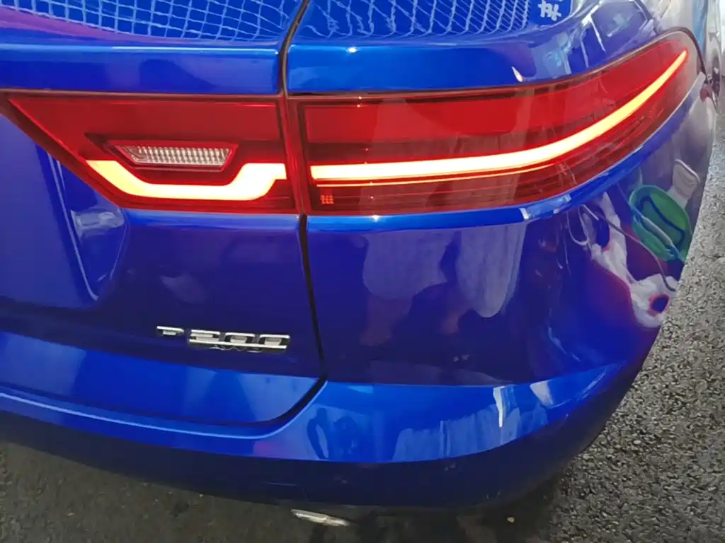 Jaguar E-PACE — миниатюра 8