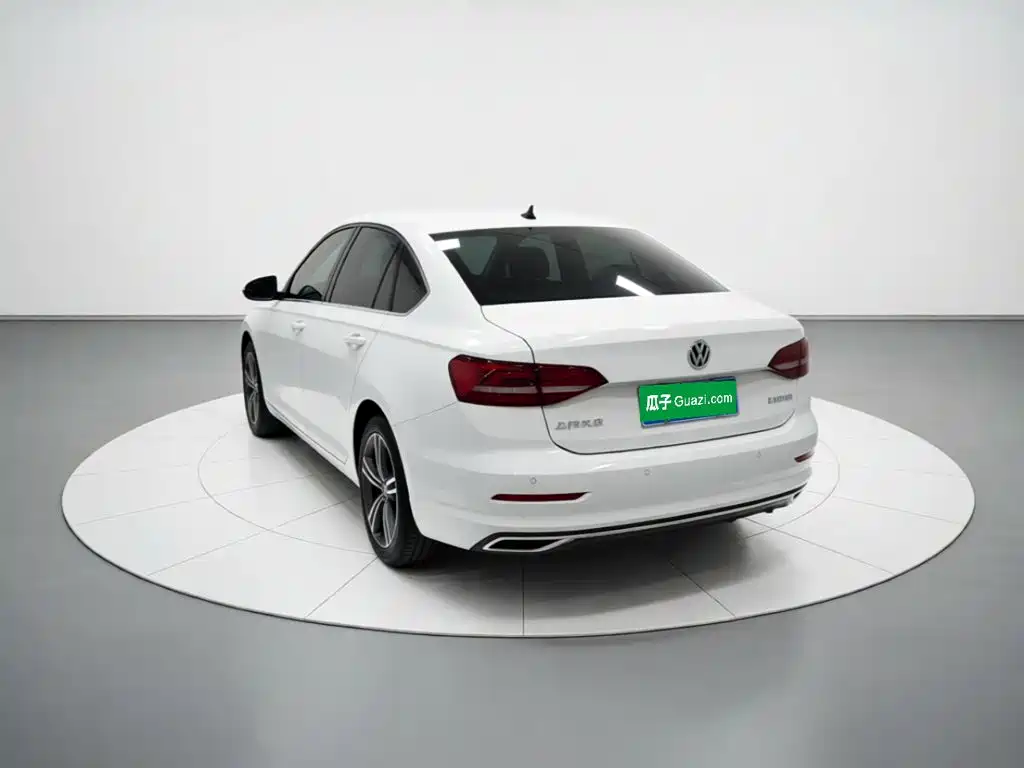 Volkswagen Lavida — миниатюра 4