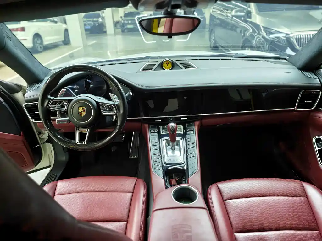 Porsche Panamera — миниатюра 5