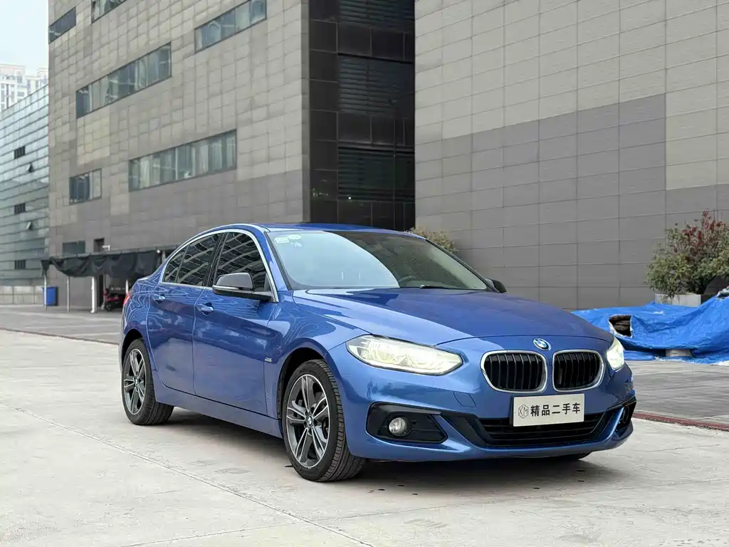 BMW 1 SERIES