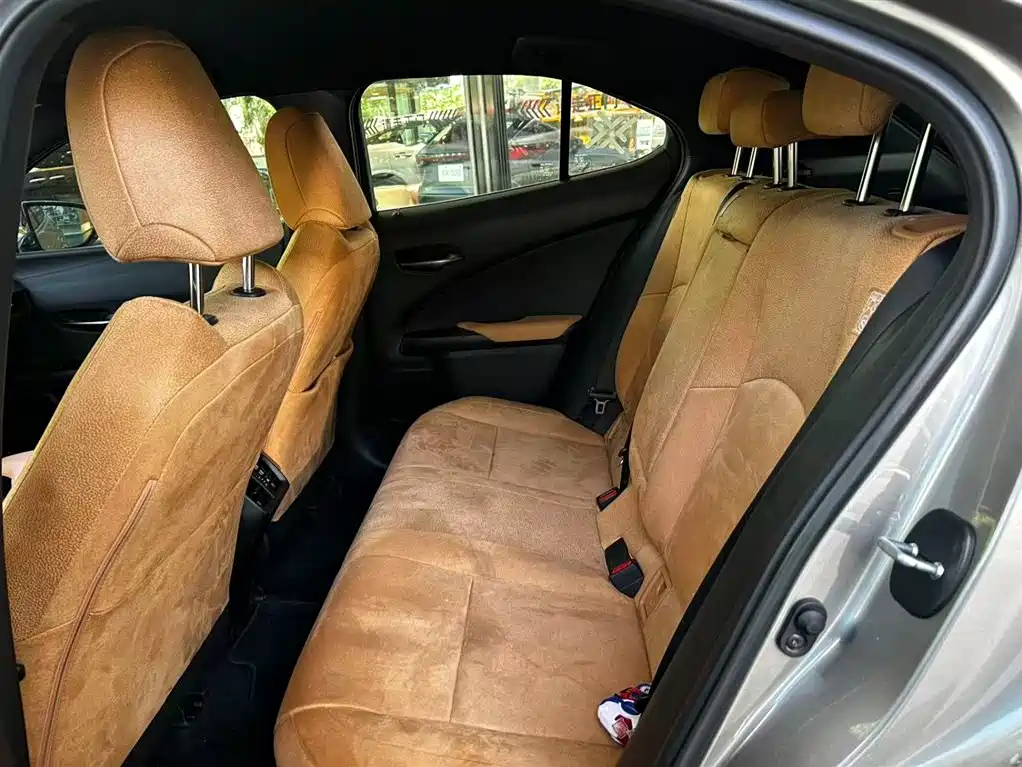 Lexus UX — миниатюра 5