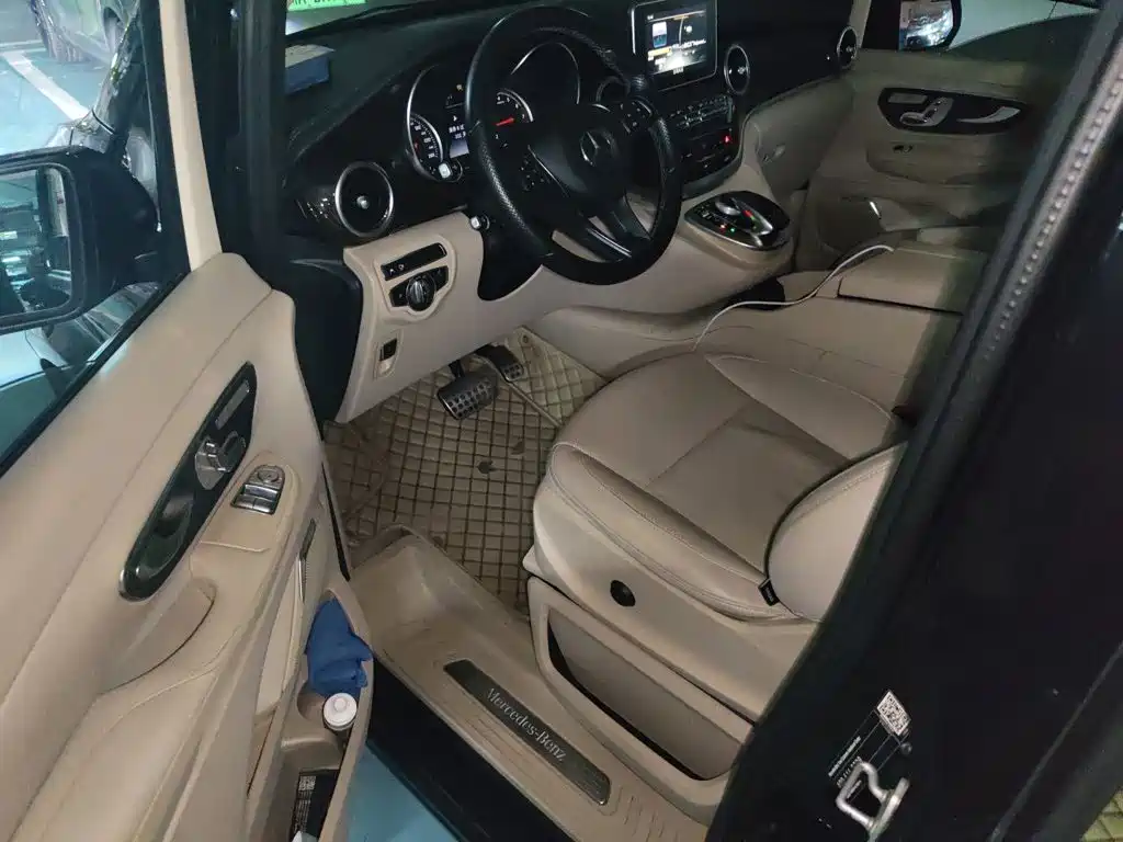 Mercedes-Benz V-Class — миниатюра 17