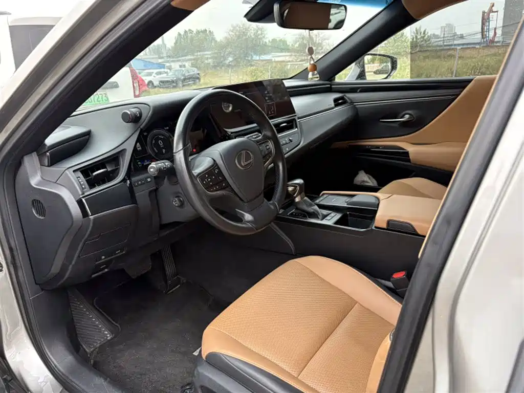 Lexus ES — миниатюра 5