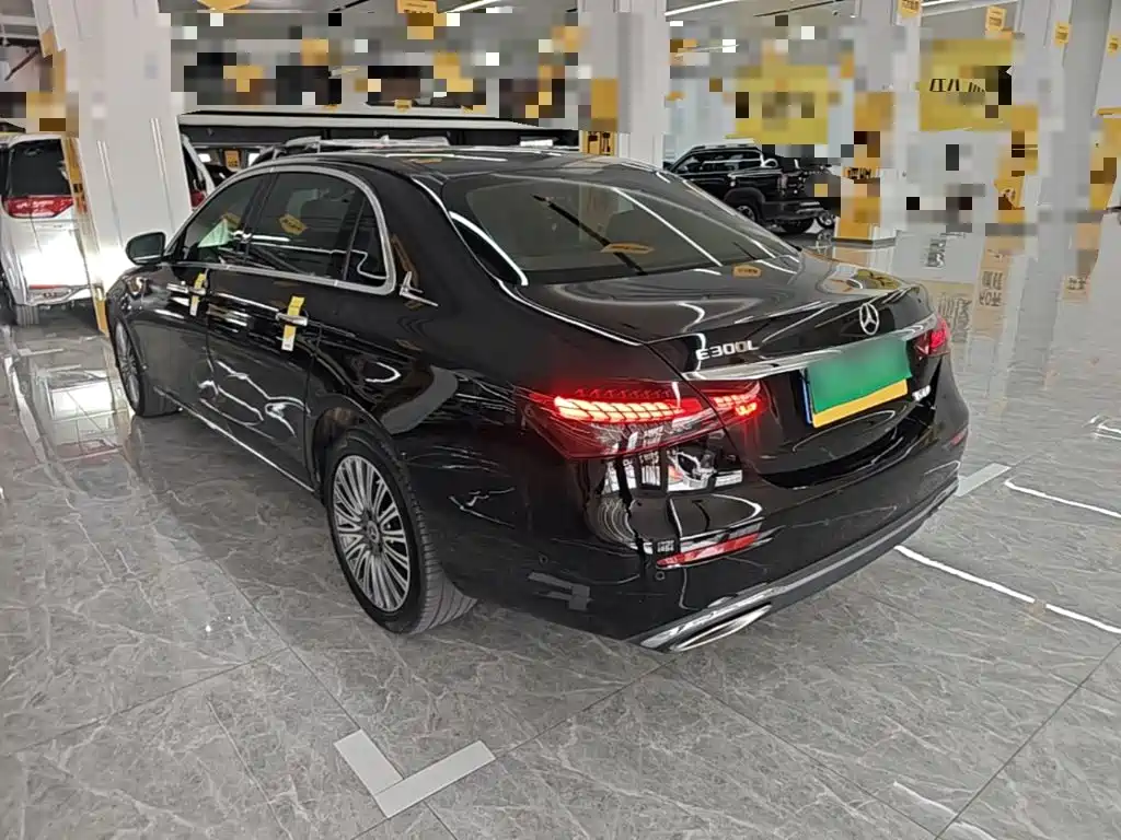 Mercedes-Benz E-Class — миниатюра 5