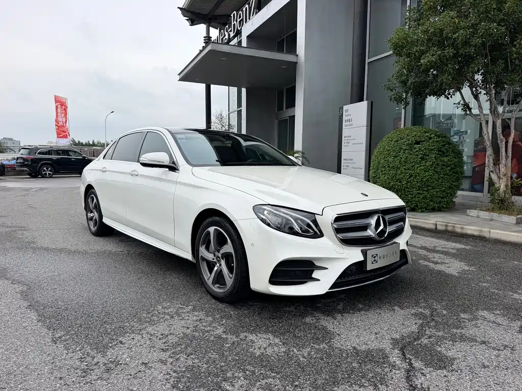 Mercedes-Benz E-Class — миниатюра 3