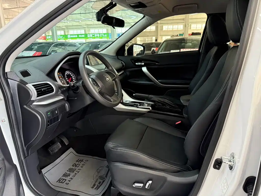 Mitsubishi Eclipse Cross — миниатюра 4