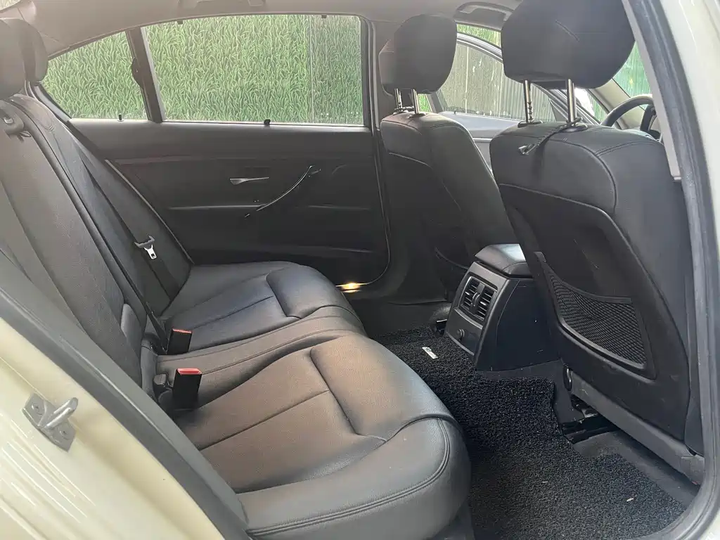 BMW 3 Series — миниатюра 12