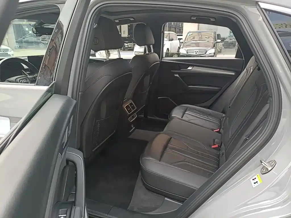 Audi Q5L Sportback — миниатюра 17