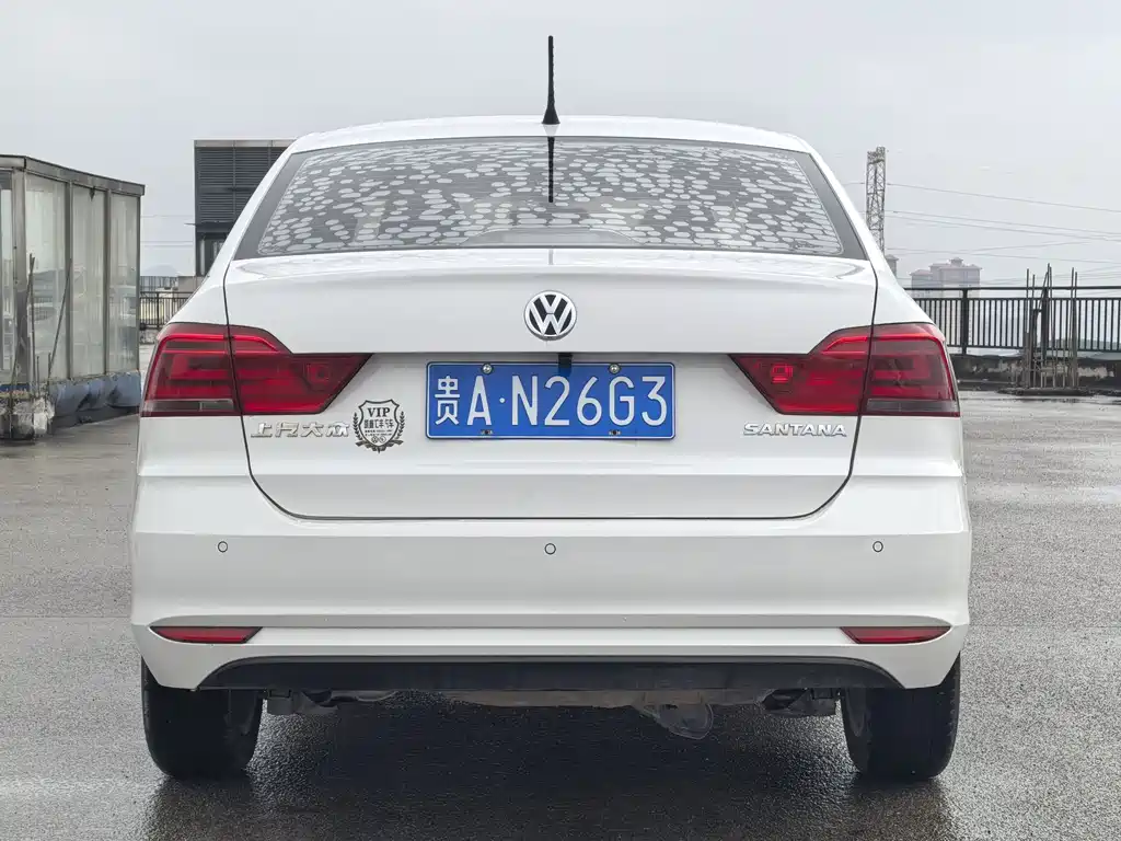 VOLKSWAGEN SANTANA
