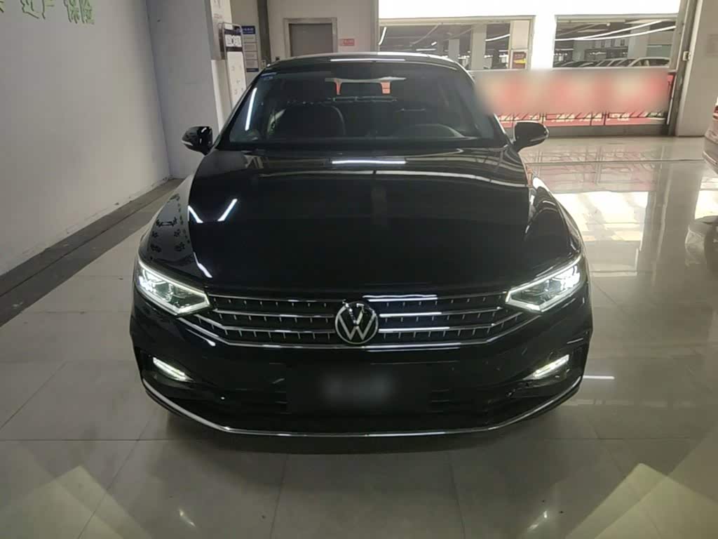 Volkswagen Magotan 1.4 л 2025 г. Чёрный, пробег 28800 км