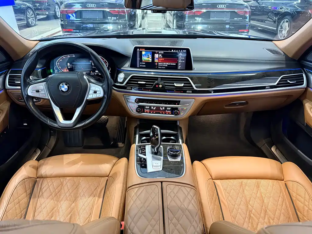 BMW 7 Series — миниатюра 7