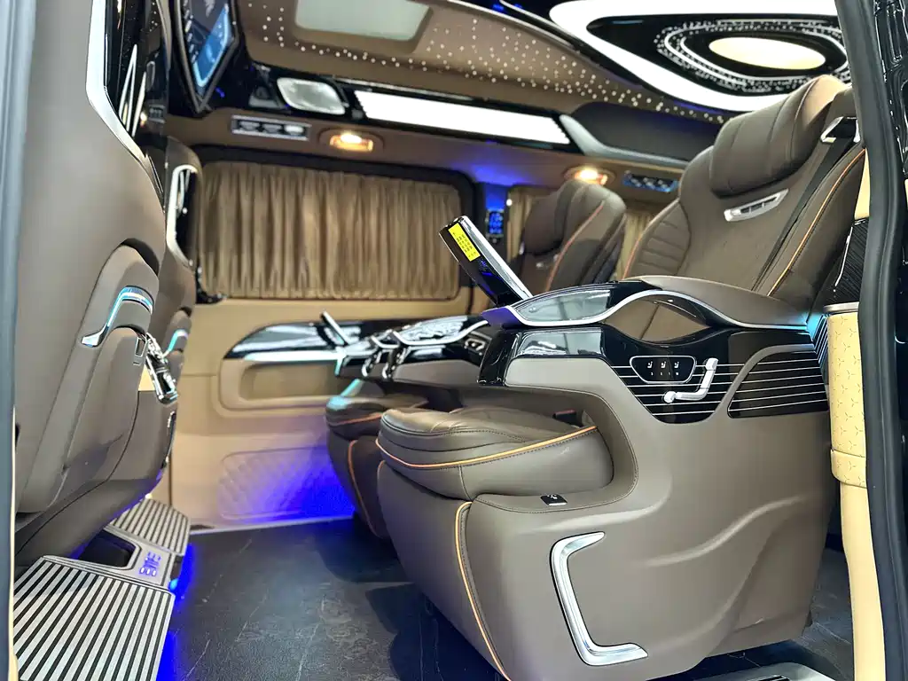 Mercedes-Benz V-Class V 2024 V 300 L Luxury