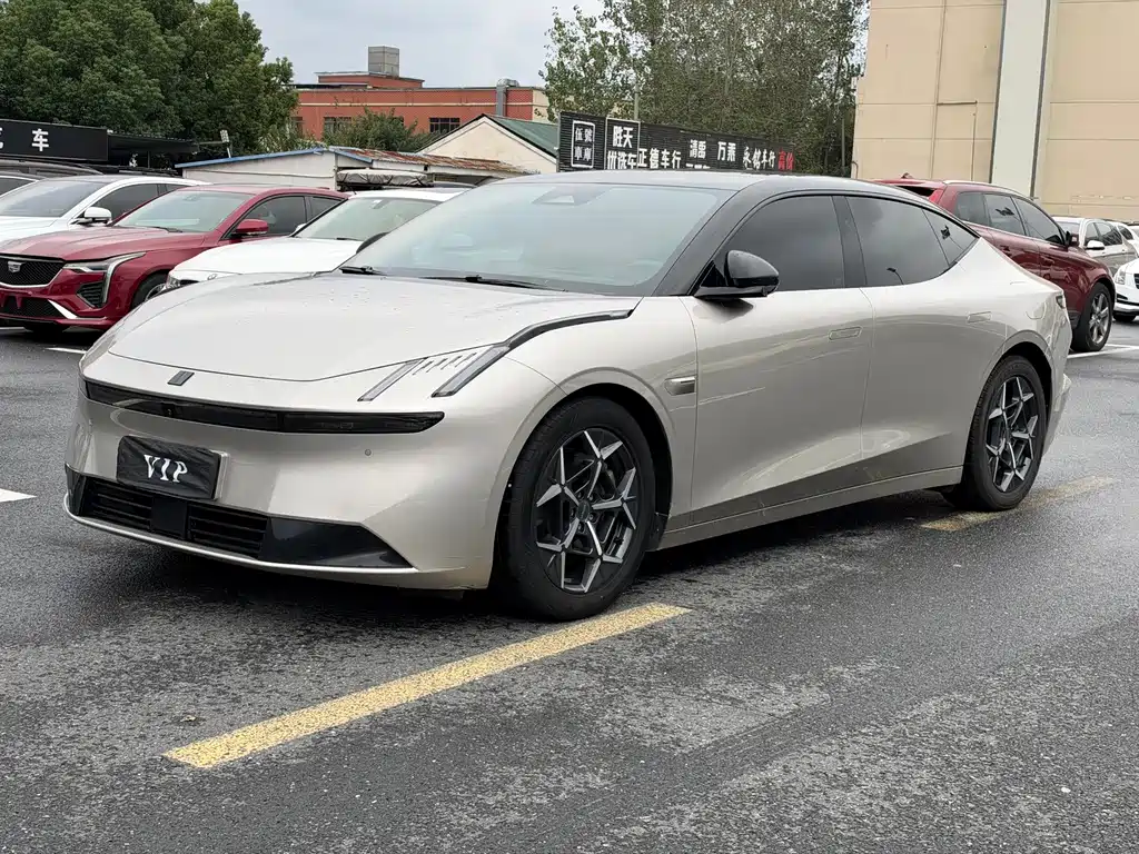 Lynk & Co Z10