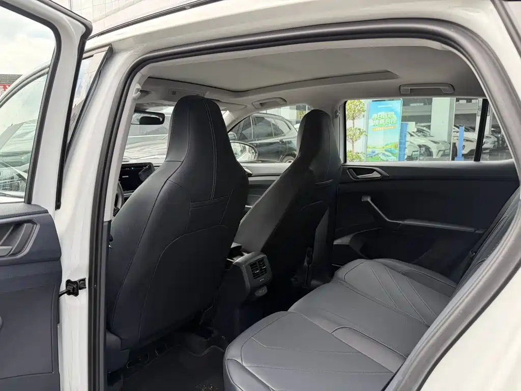 Volkswagen Tharu — миниатюра 4