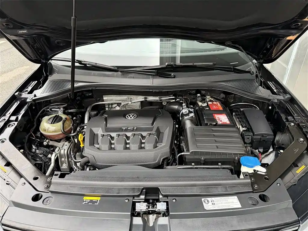 Volkswagen Tiguan L L 2019 330TSI AT Comfort V