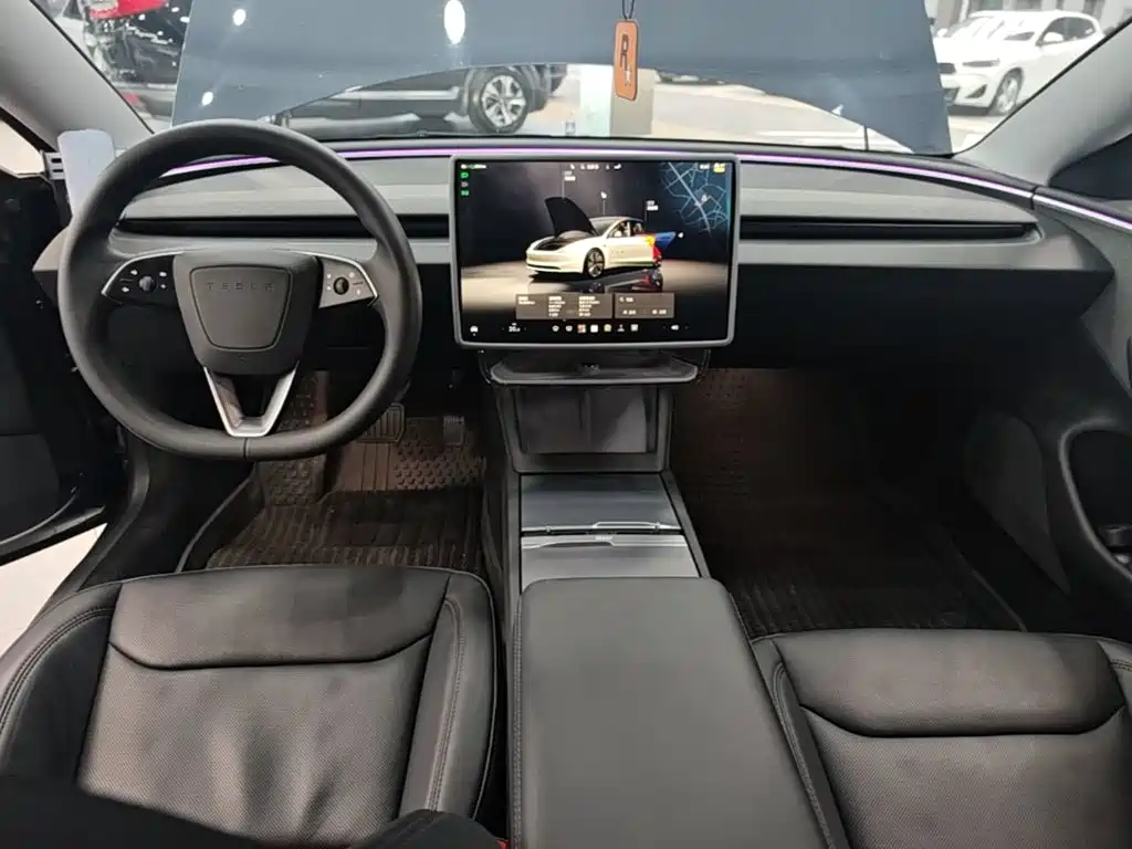 Tesla Model 3 — миниатюра 10