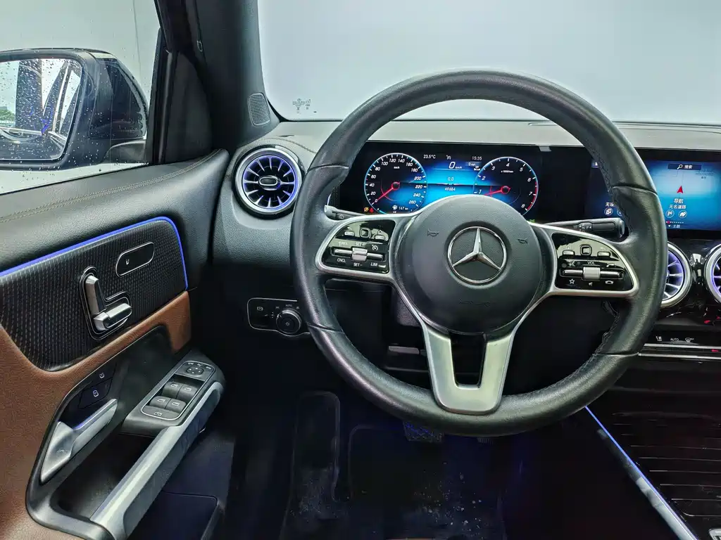 Mercedes-Benz GLB — миниатюра 9