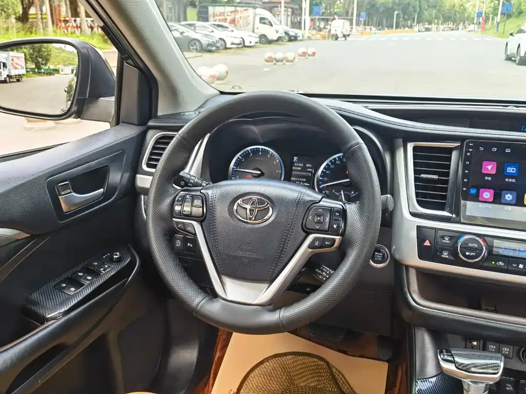 Toyota Highlander — миниатюра 13