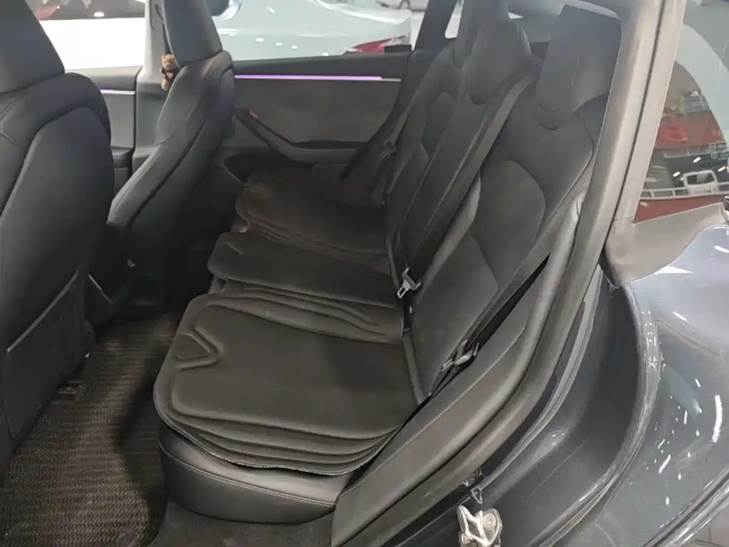 Tesla Model 3 — миниатюра 17