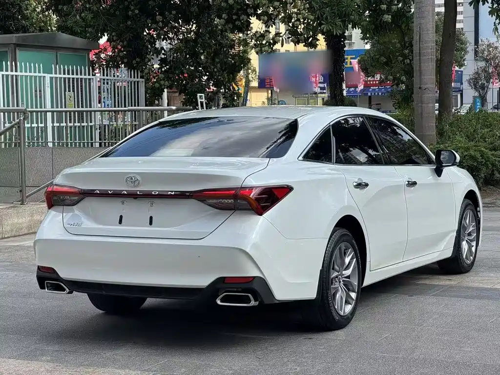 Toyota Avalon — миниатюра 11