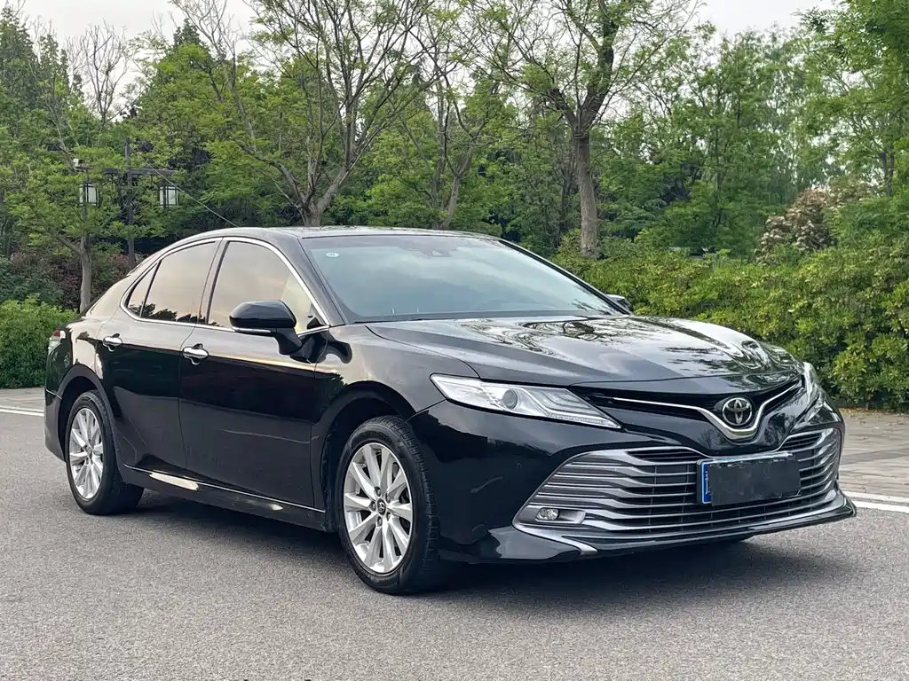 Toyota Camry — миниатюра 3